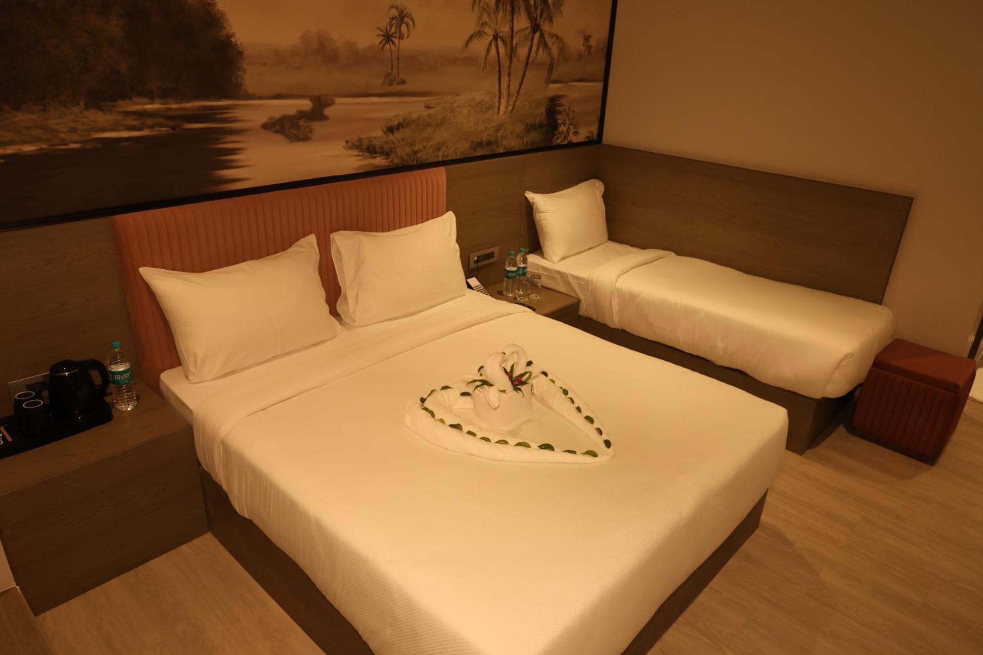 Afc Hotel 印多尔 外观 照片